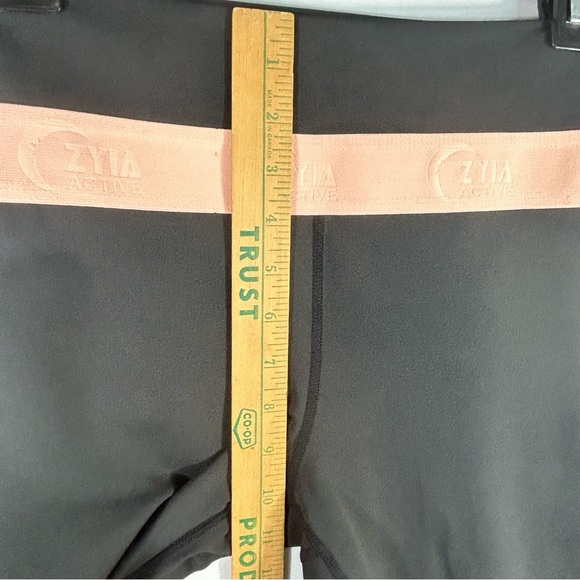 Zyia Active 29” Inseam Coral Pink/ Black Legging; Women’s Sz 6-8 (approx Medium) - Picture 6 of 12